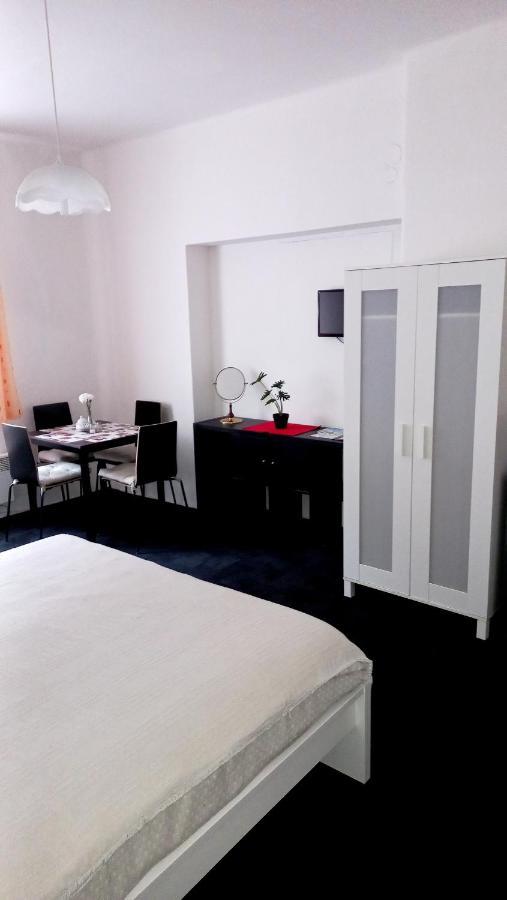 Apartmany Karlstejn Luaran gambar